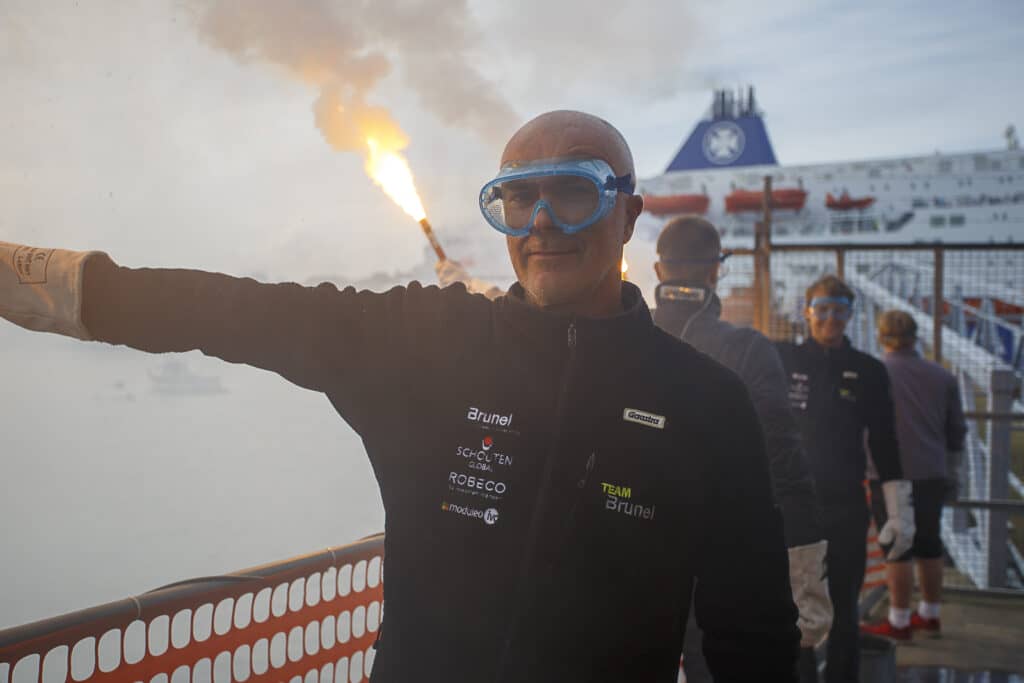 Bouwe Bekking pyrotechnics training